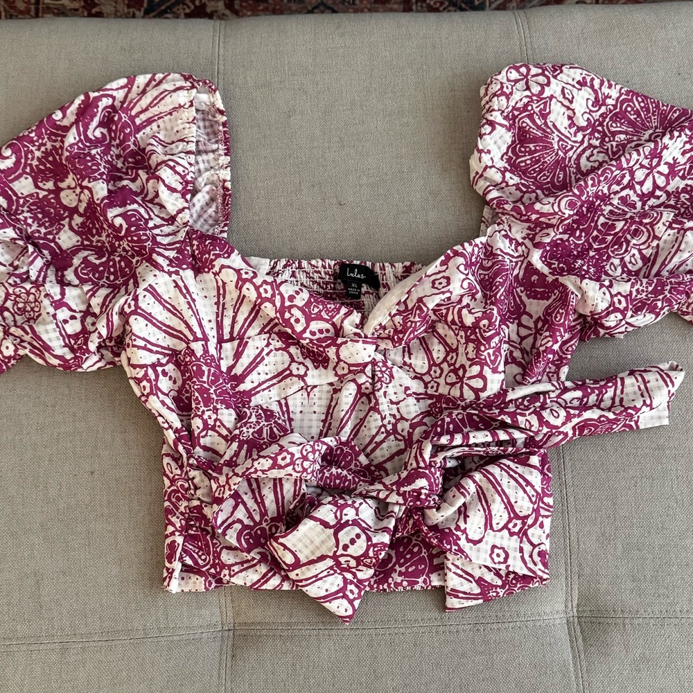 NWT! LULUS CROP TOP